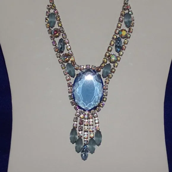 LARGE BLUE MADALION NECKLACE - Picture 3 of 5
